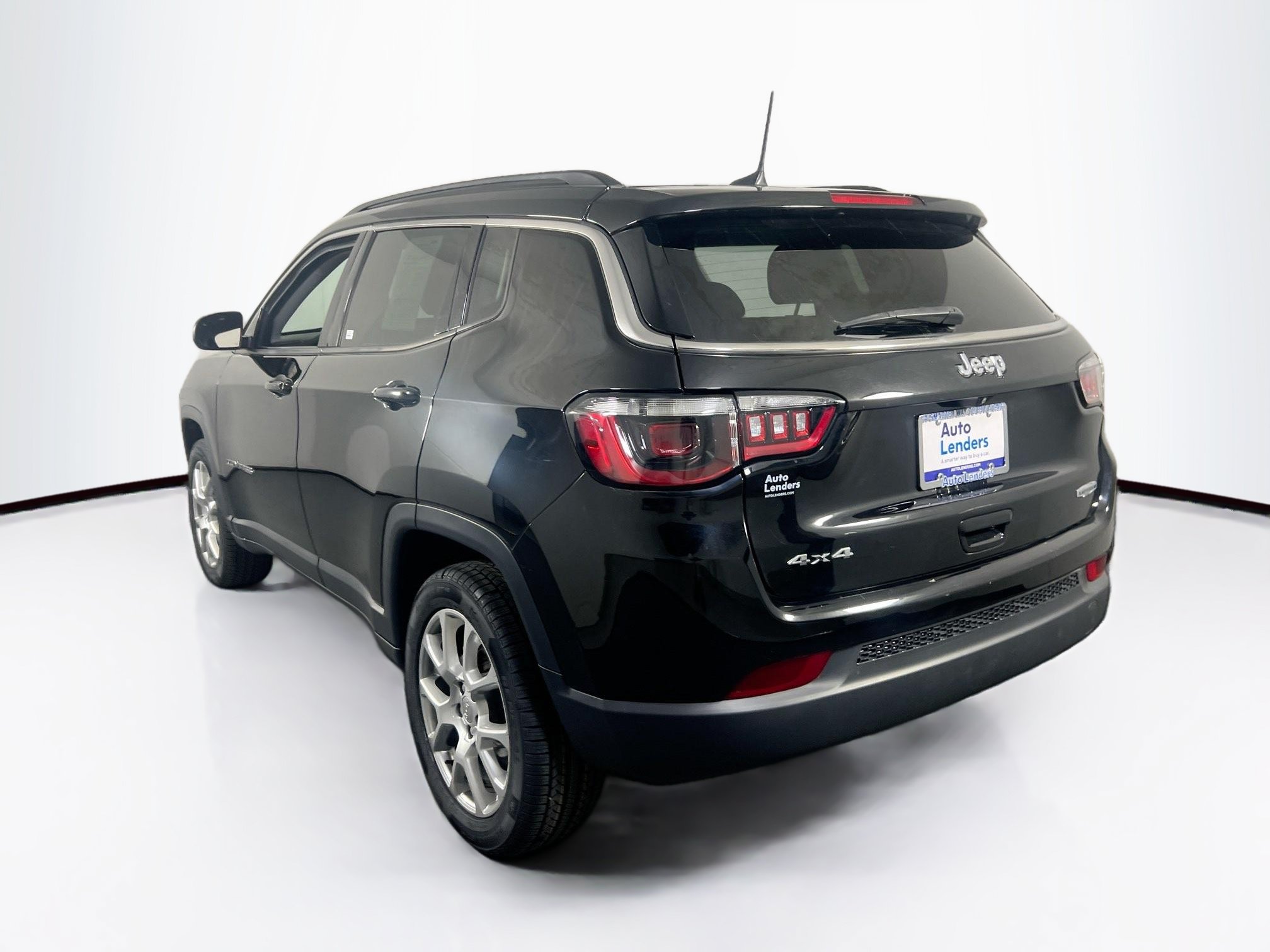 Used 2022 Jeep Compass Latitude AWD/4WD image 7