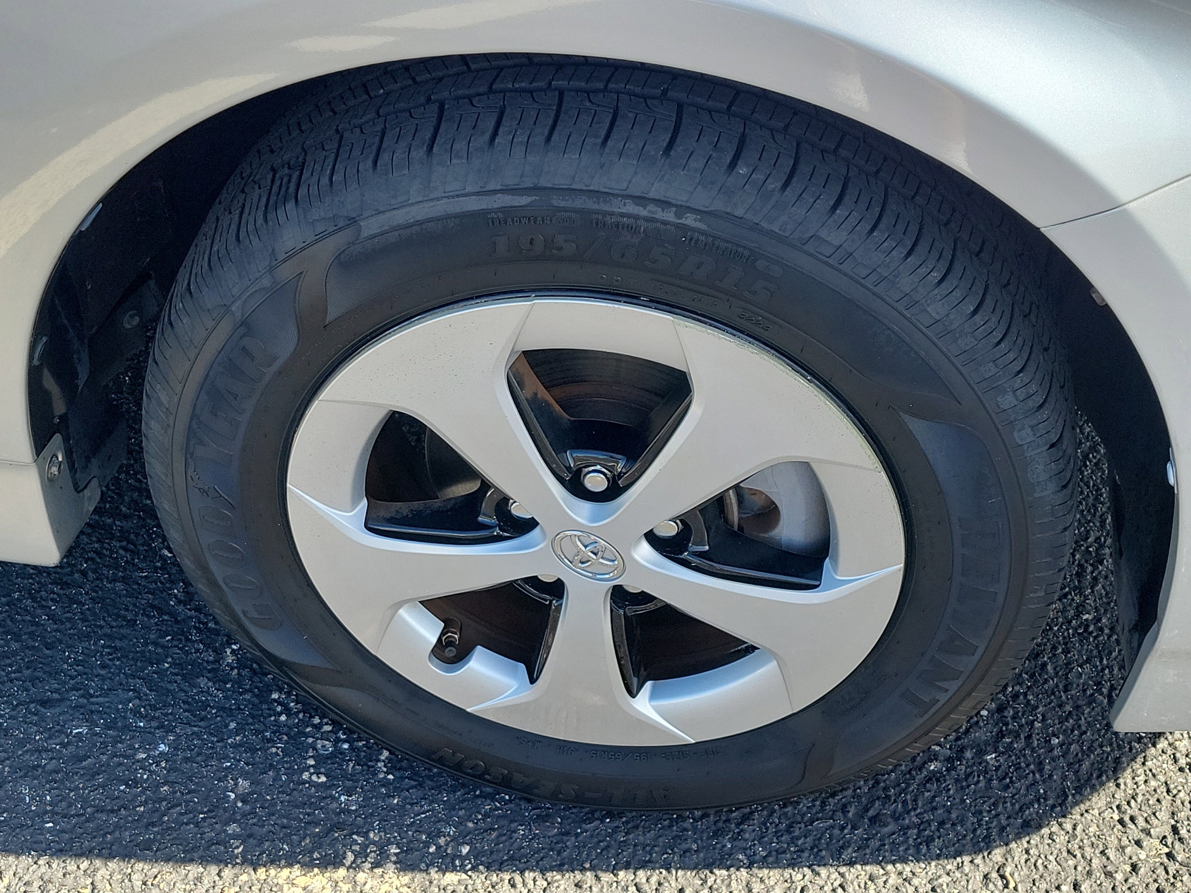 Used 2015 Toyota Prius Two FWD image 8