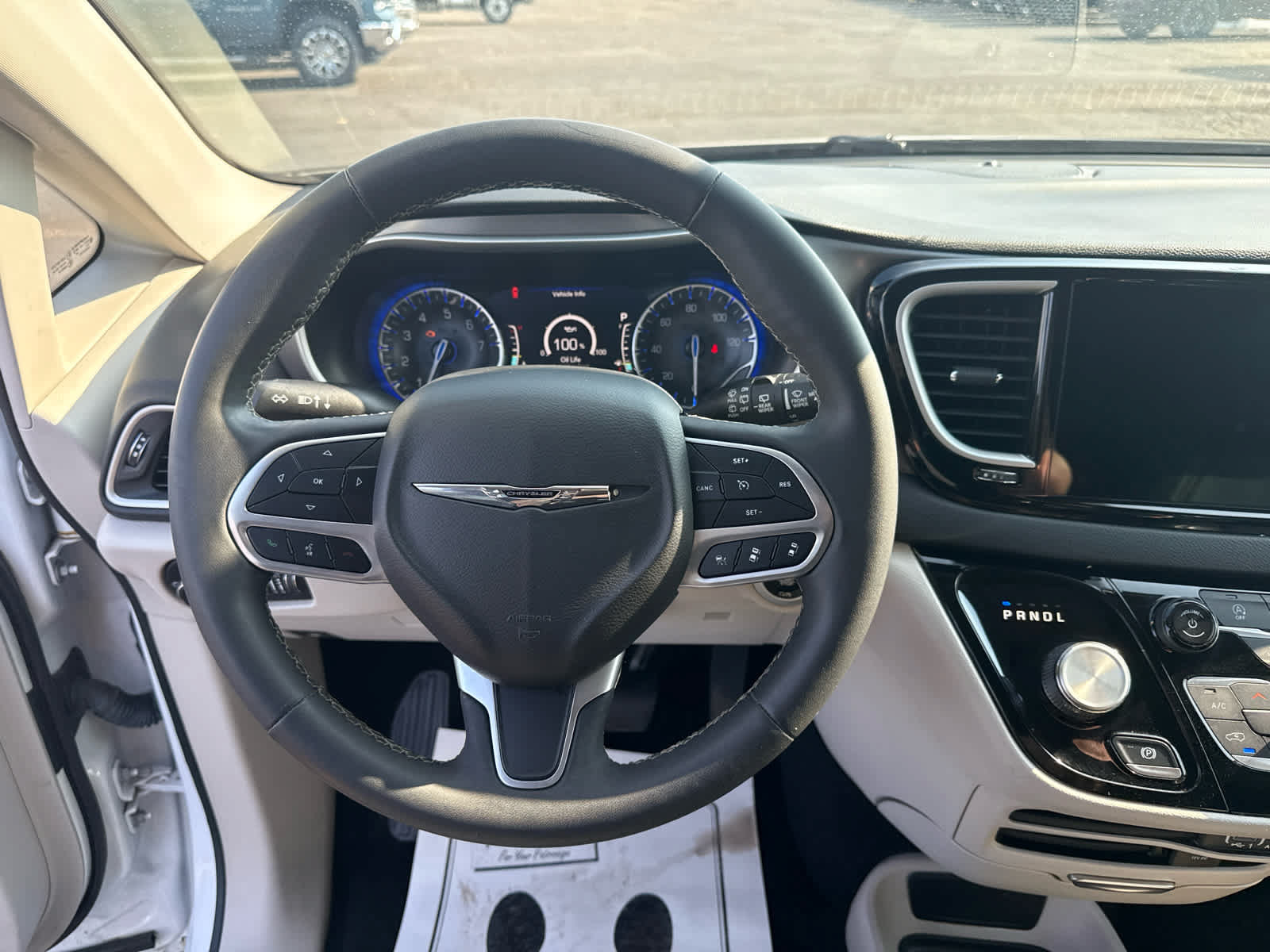 Used 2022 Chrysler Pacifica Touring-L FWD image 15