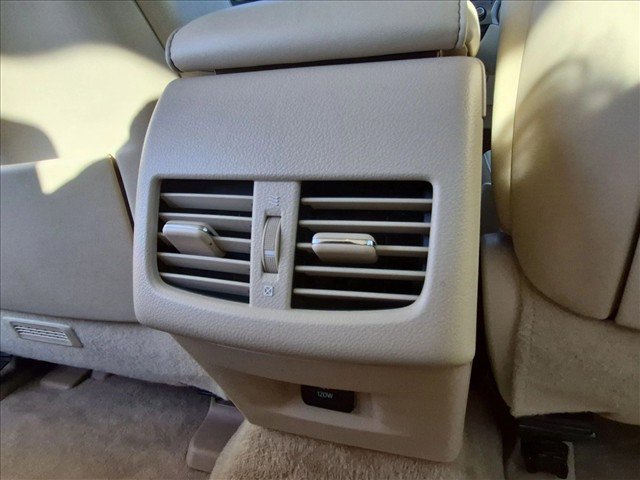 Used 2015 Lexus ES 350 w/ Premium Package FWD image 17
