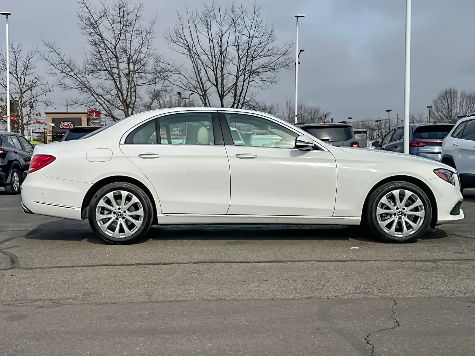 Used 2018 Mercedes-Benz E 300 4MATIC image 3