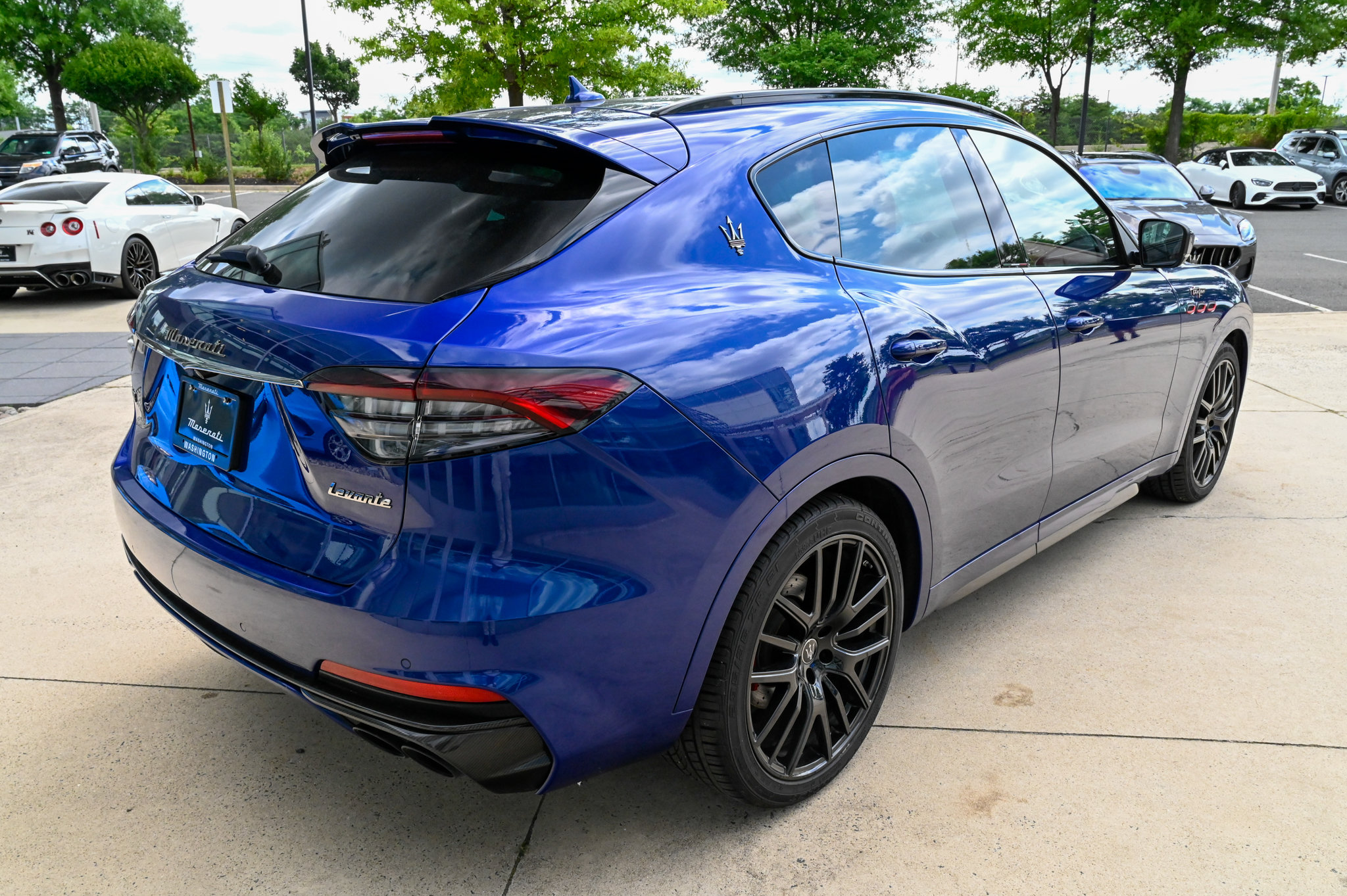 Used 2023 Maserati Levante Trofeo AWD/4WD image 5