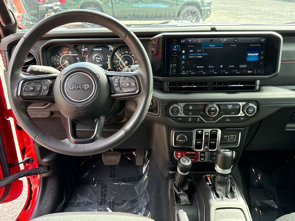 Used 2024 Jeep Wrangler Unlimited Rubicon AWD/4WD image 16