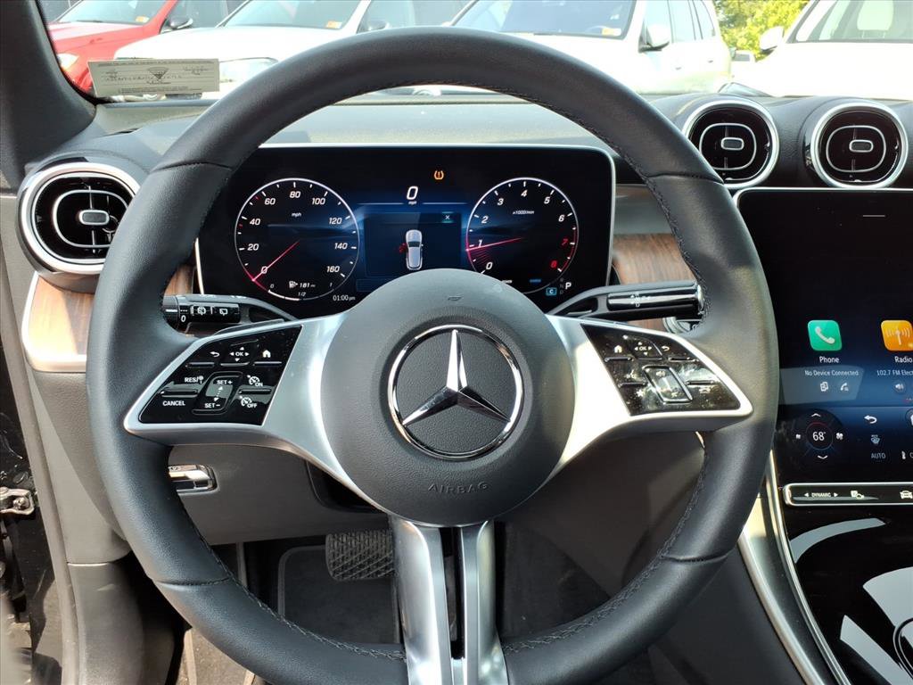 Used 2025 Mercedes-Benz GLC 300 4MATIC image 14