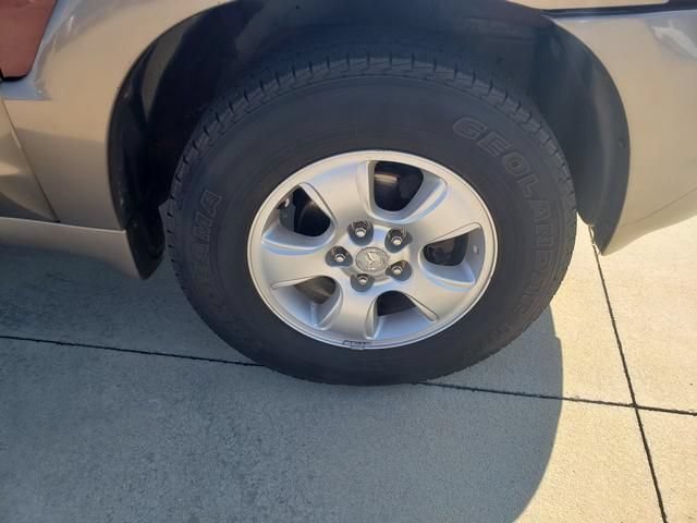 Used 2004 MAZDA Tribute LX w/ Luxury Pkg AWD/4WD image 28