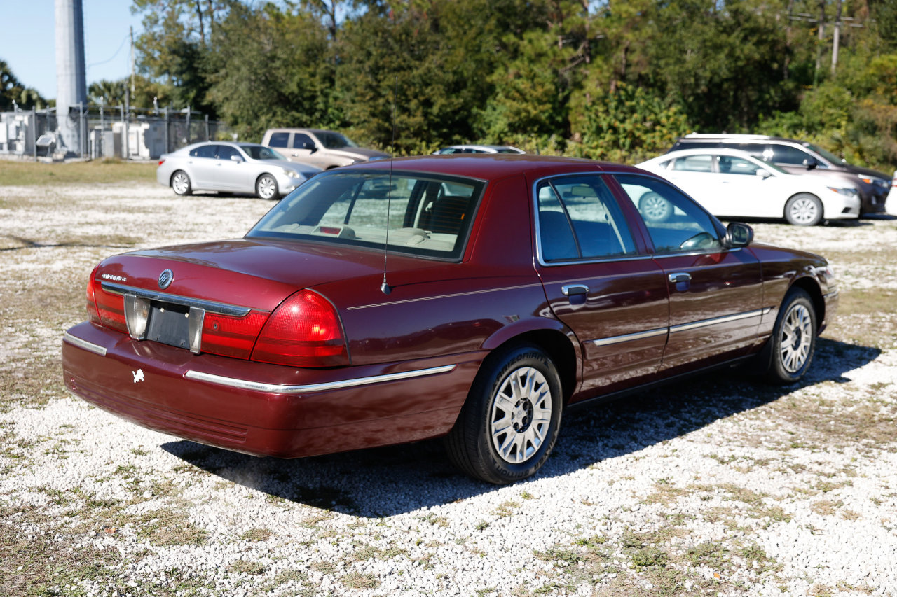 Used 2005 Mercury Grand Marquis GS image 11