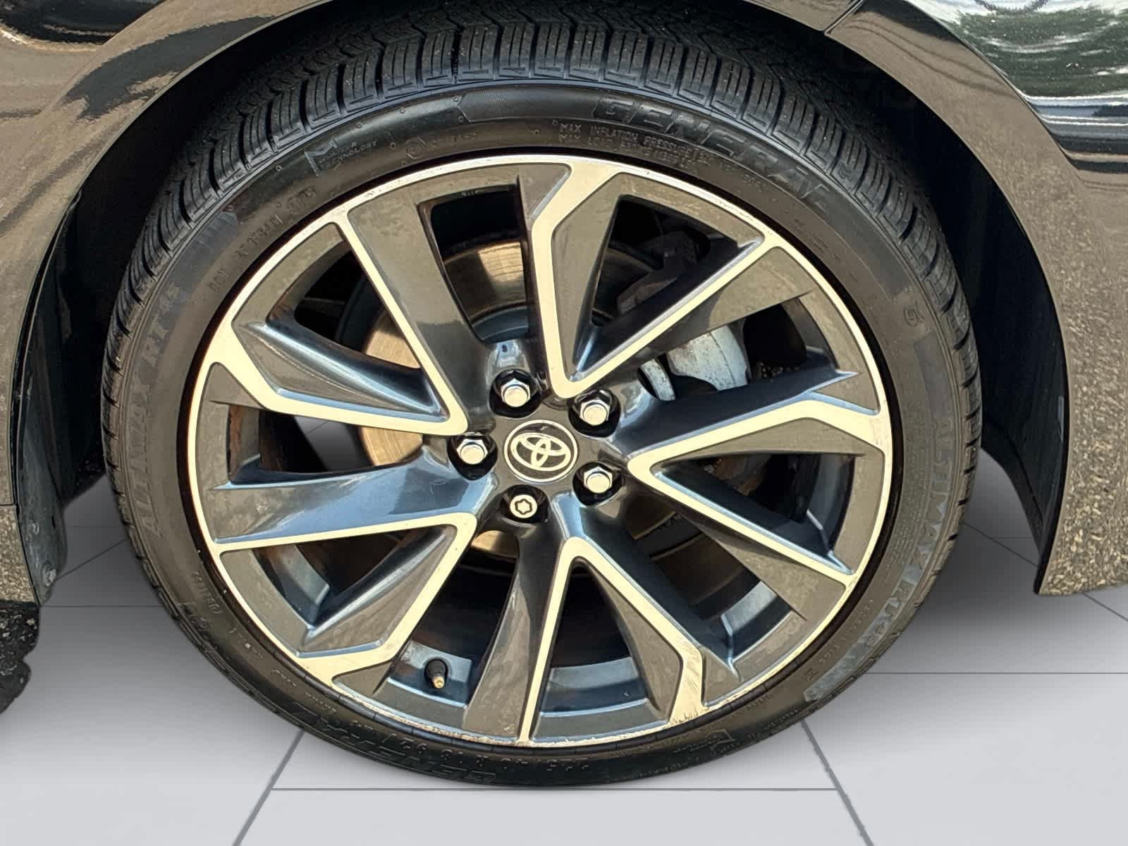 Used 2021 Toyota Corolla SE w/ Carpet Mat Package (TMS) FWD image 9