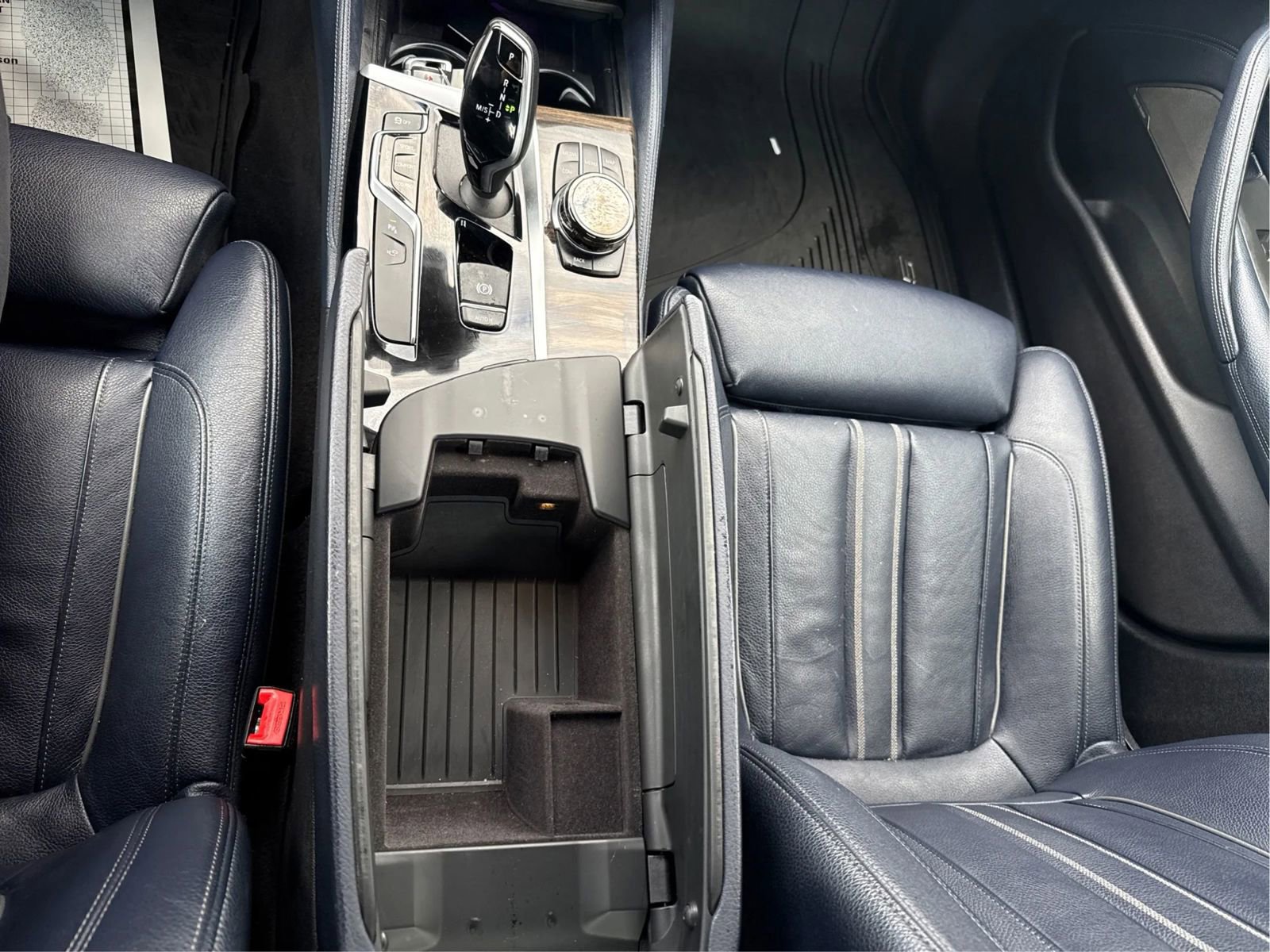 Used 2020 BMW M550i xDrive w/ Executive Package image 18