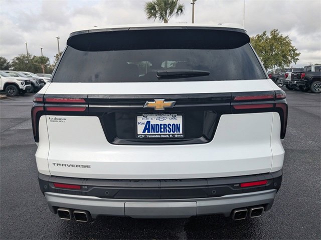 Used 2025 Chevrolet Traverse LT image 4