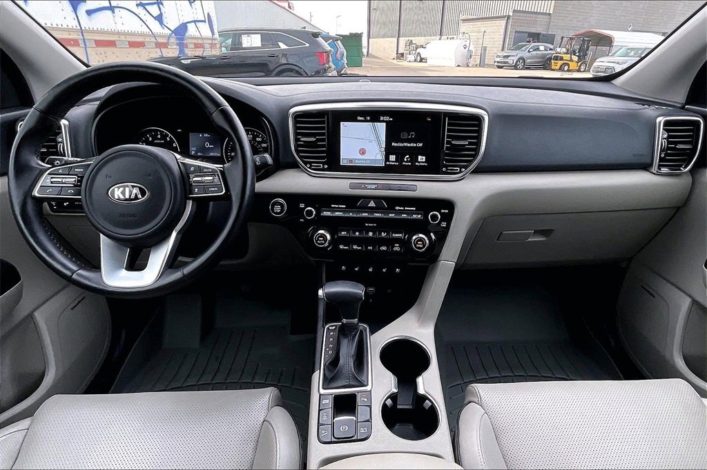 Certified 2022 Kia Sportage EX w/ EX Technology Package image 15