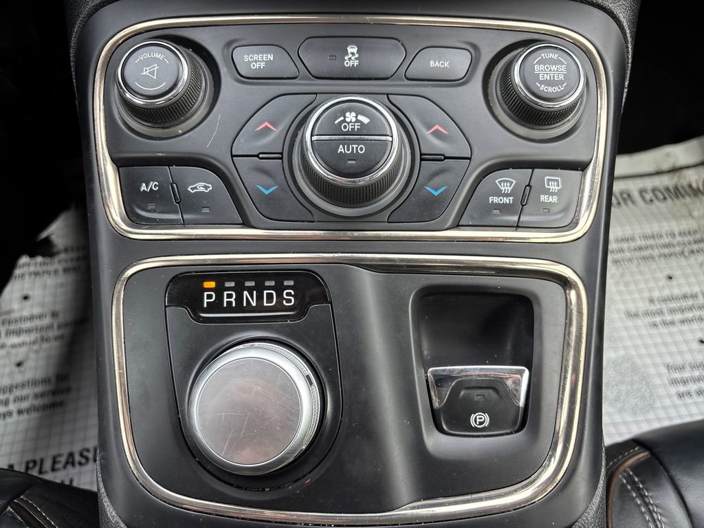 Used 2015 Chrysler 200 C w/ Navigation & Sound Group I FWD image 24
