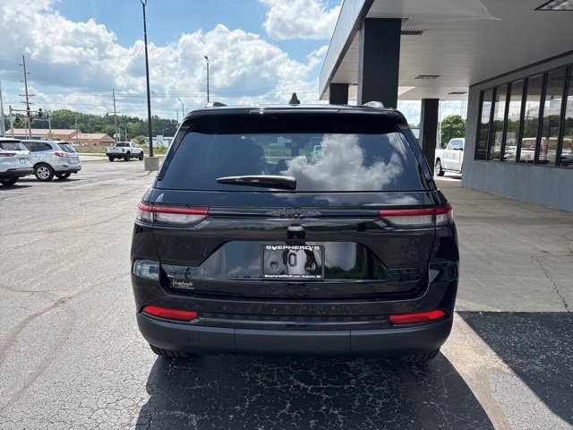 New 2025 Jeep Grand Cherokee Limited w/ Black Appearance Package image 7