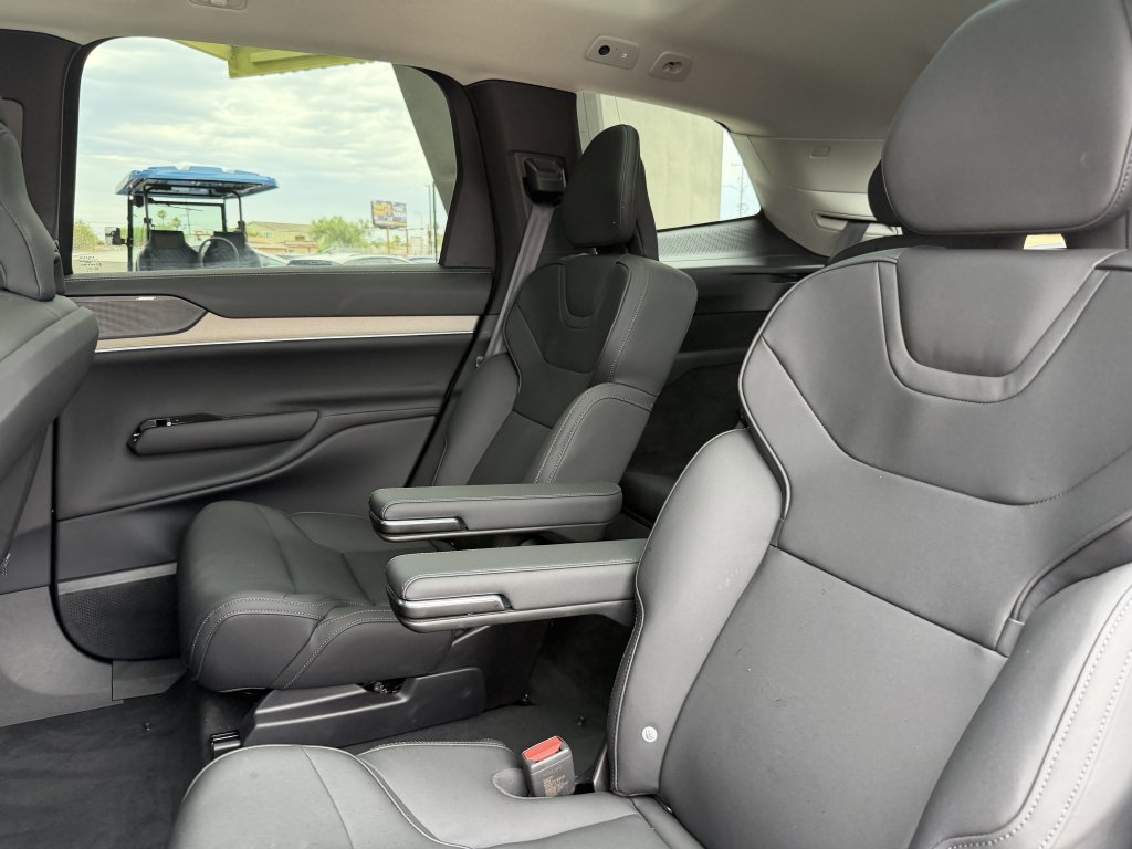 Used 2025 Volvo EX90 Plus AWD/4WD image 34