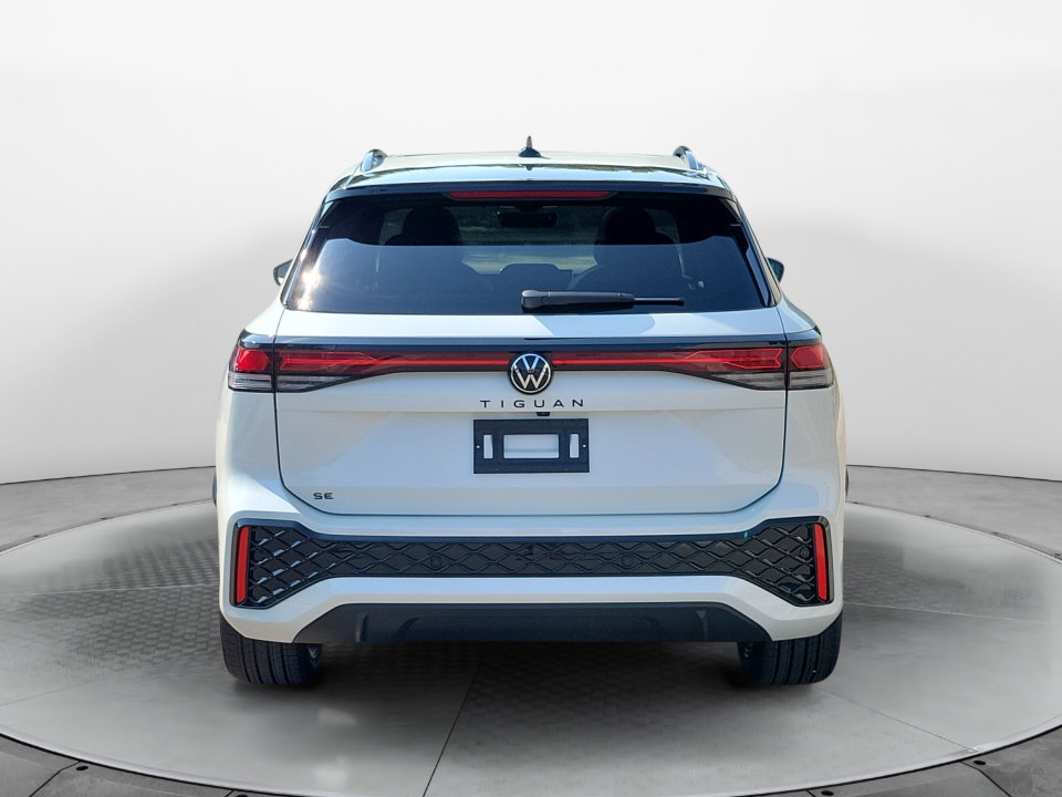 New 2026 Volkswagen Tiguan SE R-Line FWD image 6