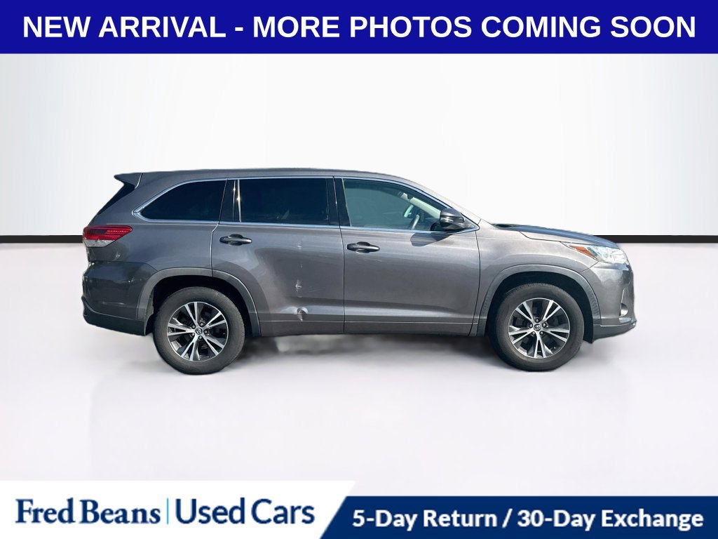 Used 2017 Toyota Highlander LE FWD image 9
