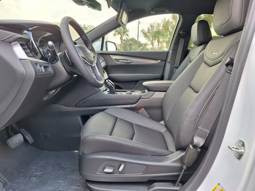 New 2026 Cadillac XT5 Luxury w/ LPO, Floor Liner Package image 11