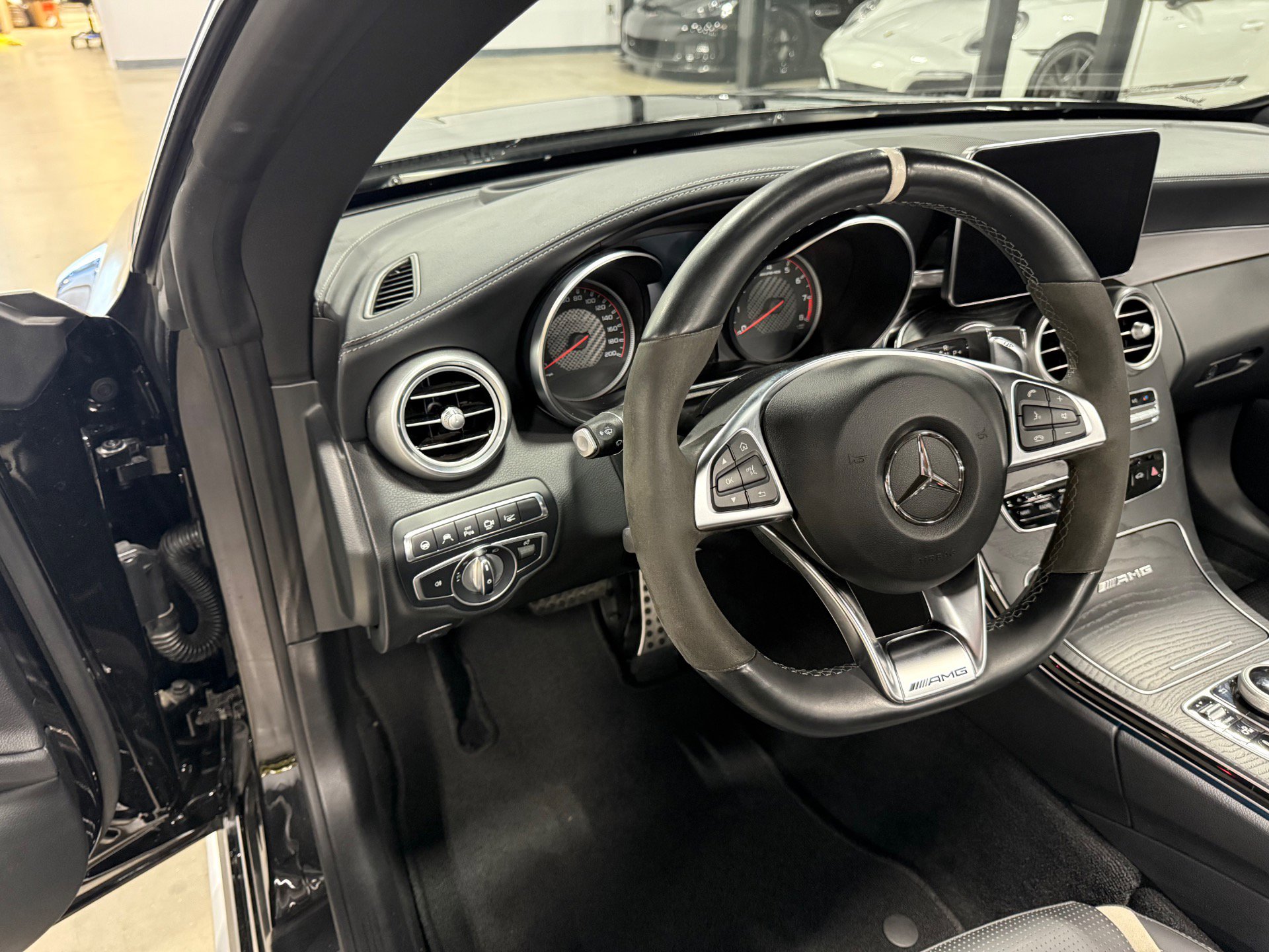 Used 2018 Mercedes-Benz C 63 AMG S image 23