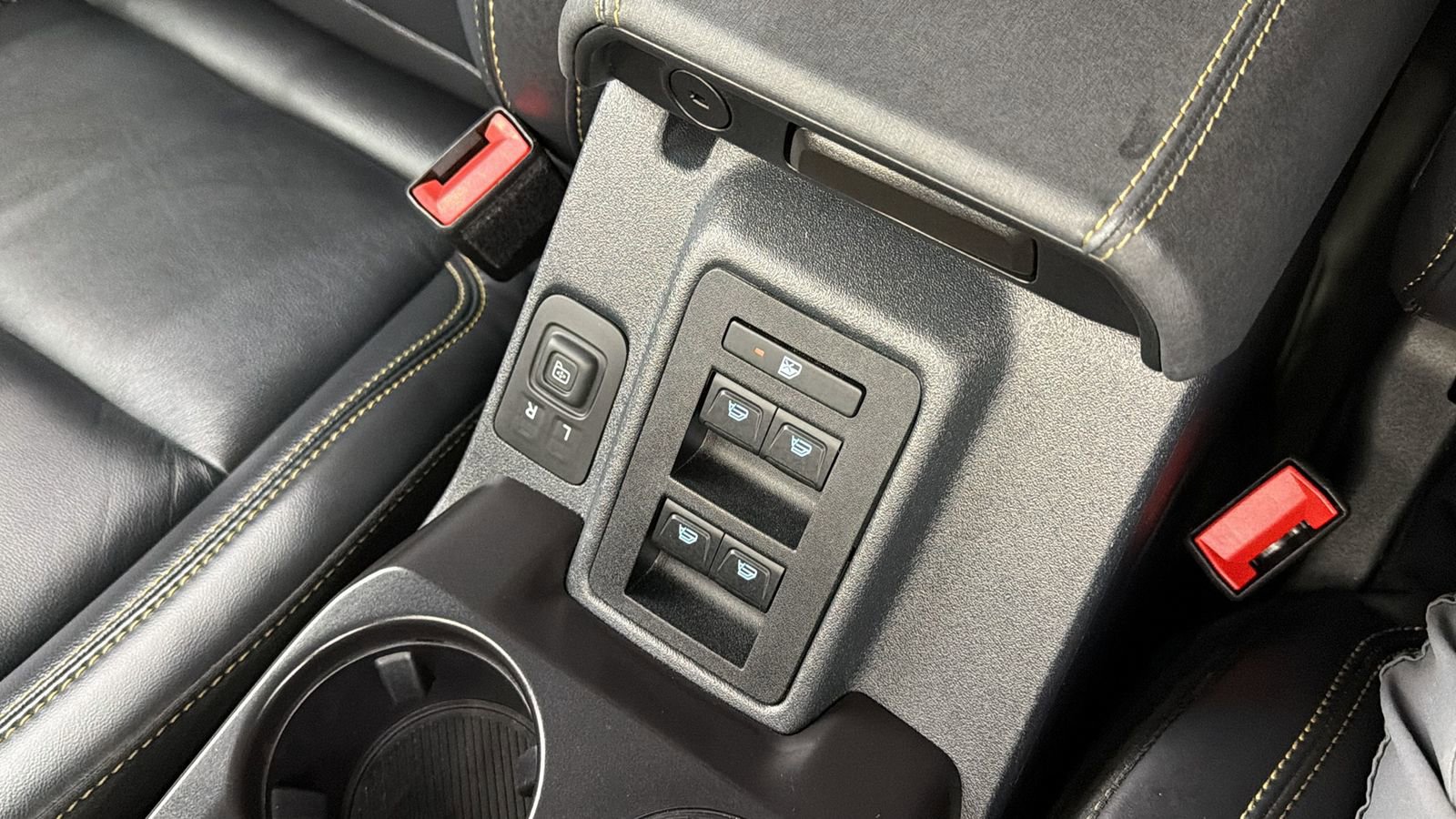 Used 2025 Ford Bronco Badlands image 25