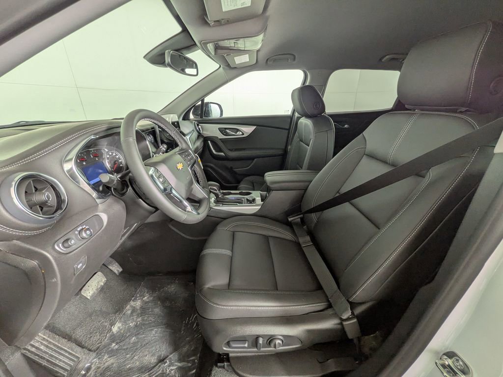 New 2026 Chevrolet Blazer LT w/ Midnight/Sport Edition AWD/4WD image 16
