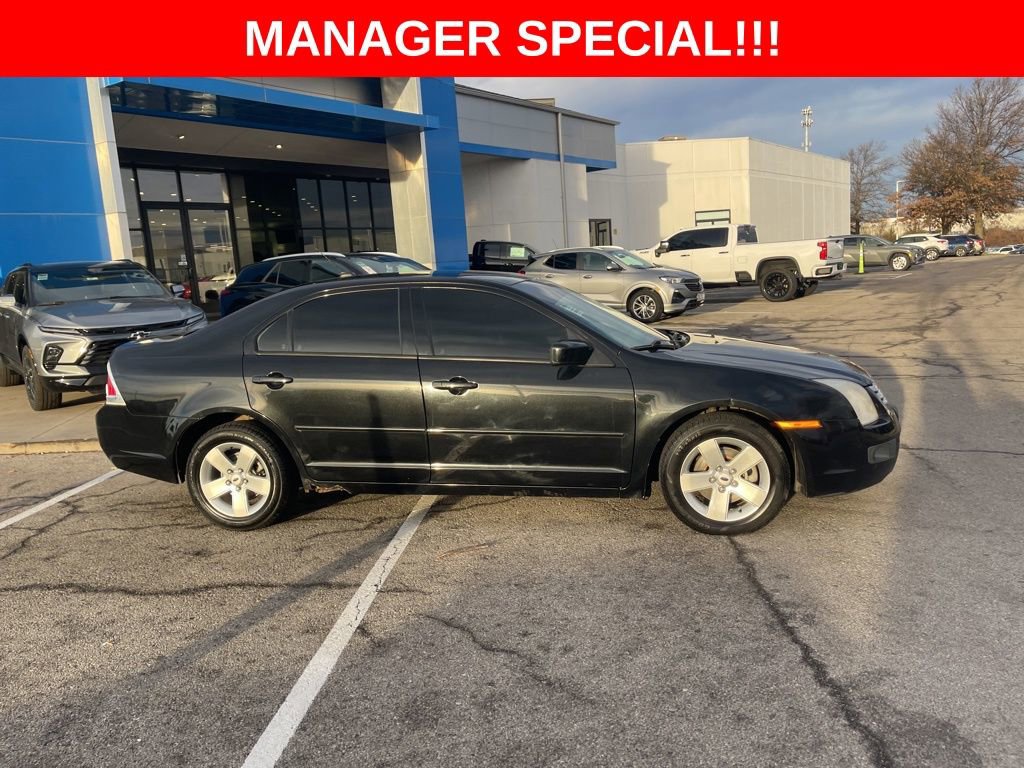 Used 2009 Ford Fusion SE image 2