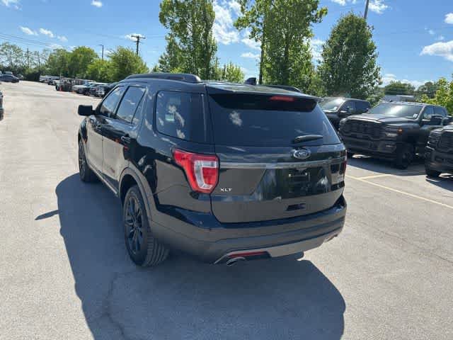 Used 2017 Ford Explorer XLT w/ Equipment Group 202A AWD/4WD image 20