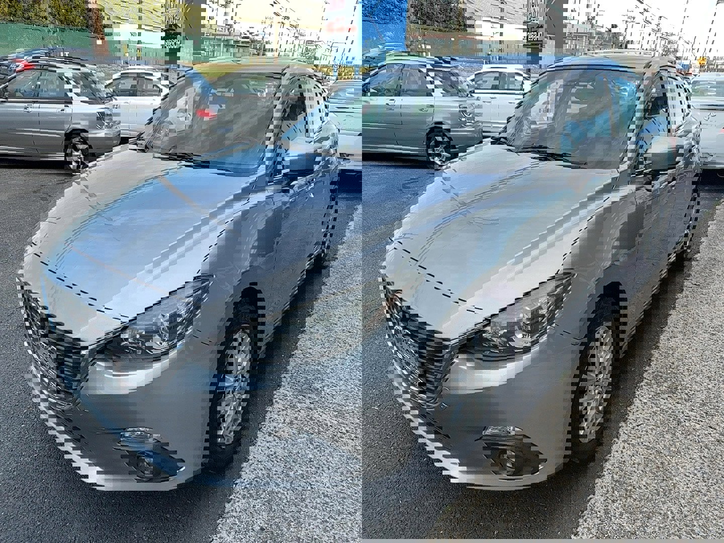 Used 2015 MAZDA MAZDA3 i Touring w/ Technology Package image 5