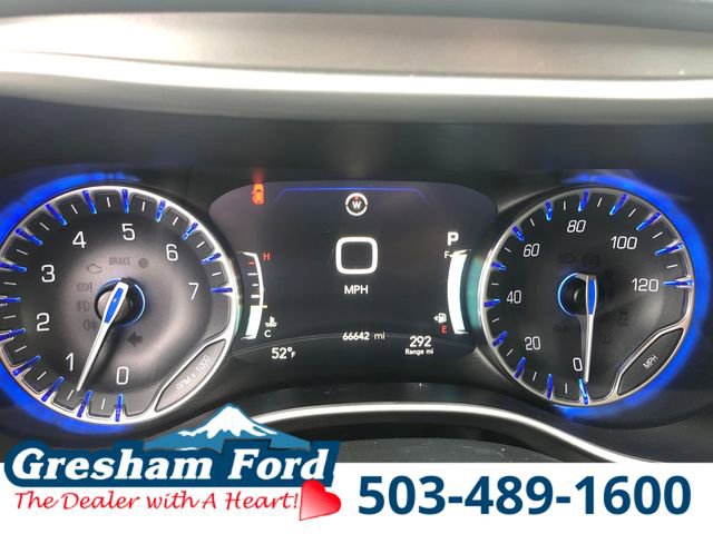 Used 2023 Chrysler Pacifica Touring-L FWD image 20