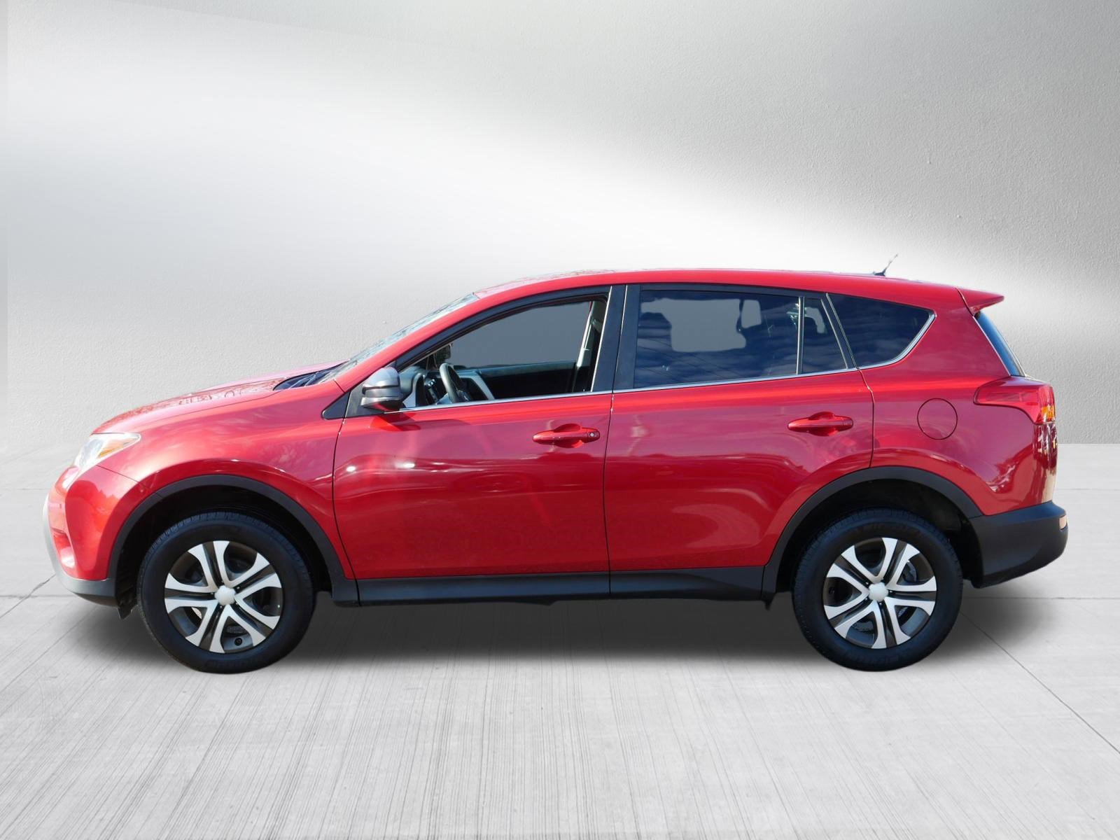 Used 2015 Toyota RAV4 LE image 3