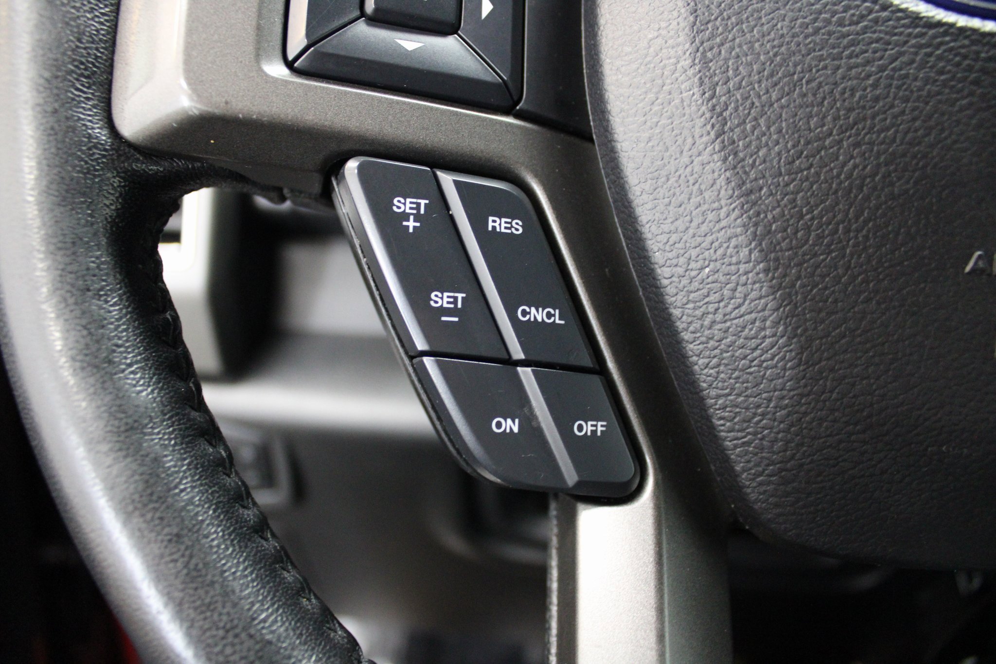 Used 2020 Ford Expedition XLT image 36