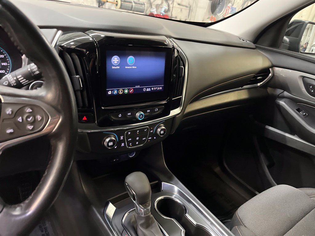 Used 2021 Chevrolet Traverse LT FWD image 17