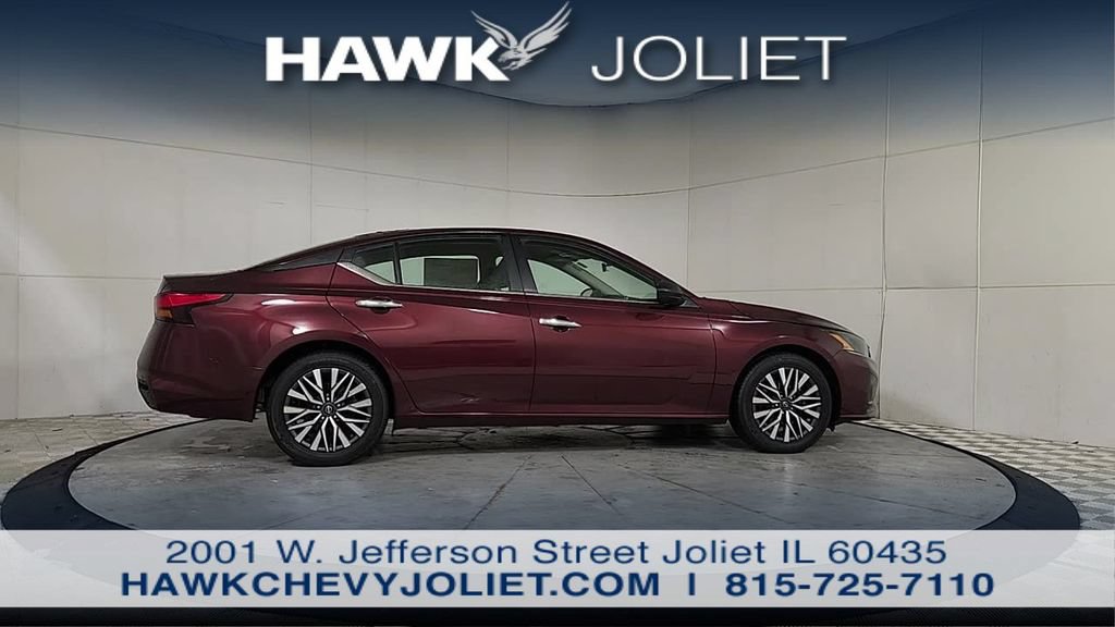 Used 2025 Nissan Altima 2.5 SV FWD image 9