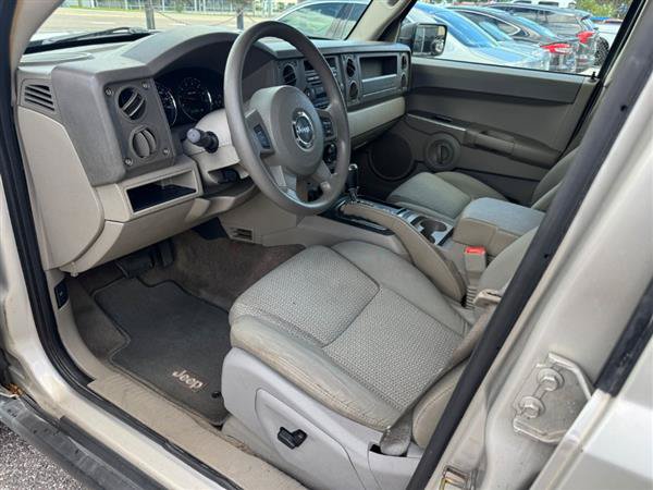 Used 2007 Jeep Commander Sport RWD image 9