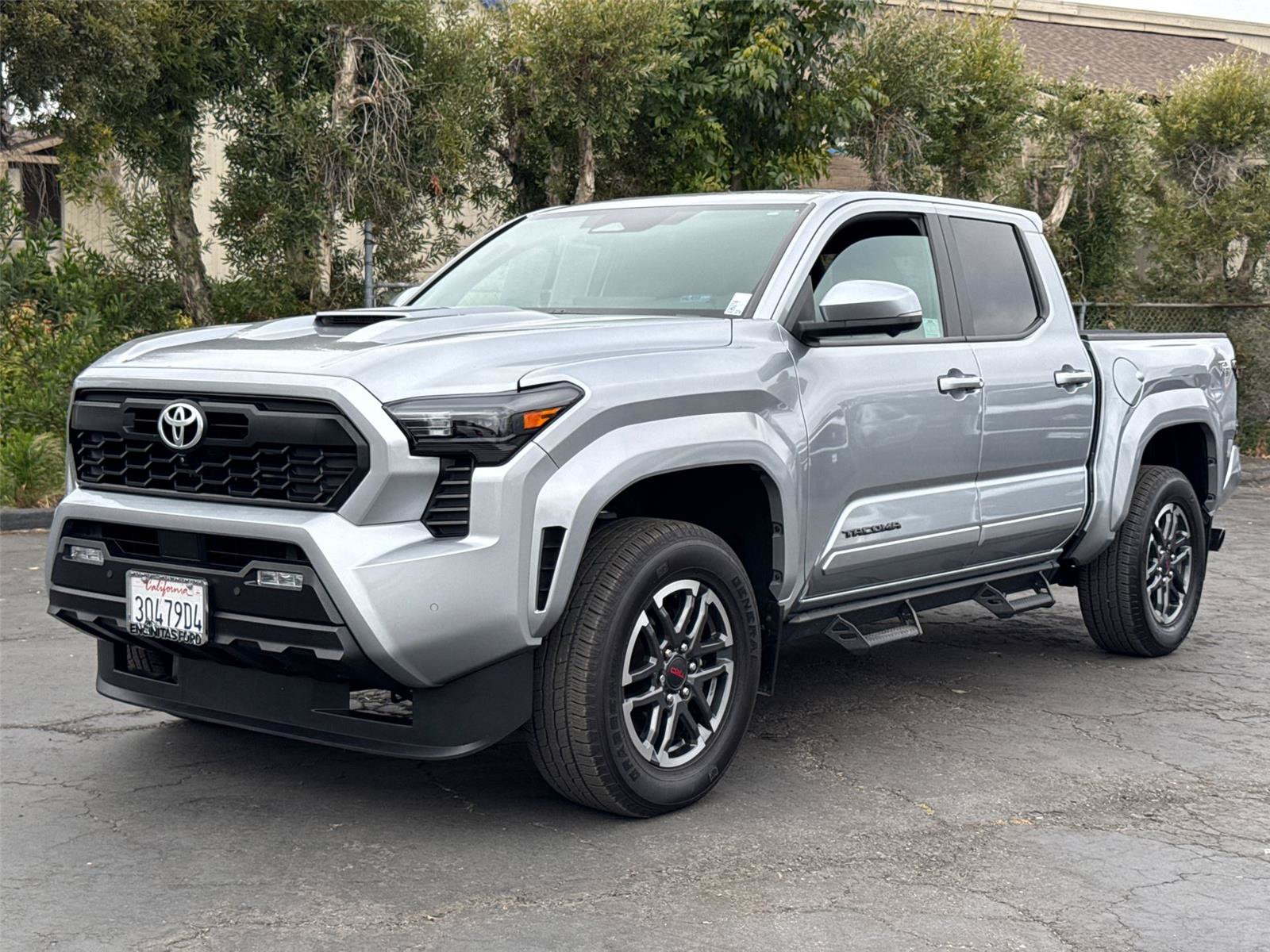 Used 2024 Toyota Tacoma TRD Sport w/ TRD Sport Premium Package AWD/4WD image 4