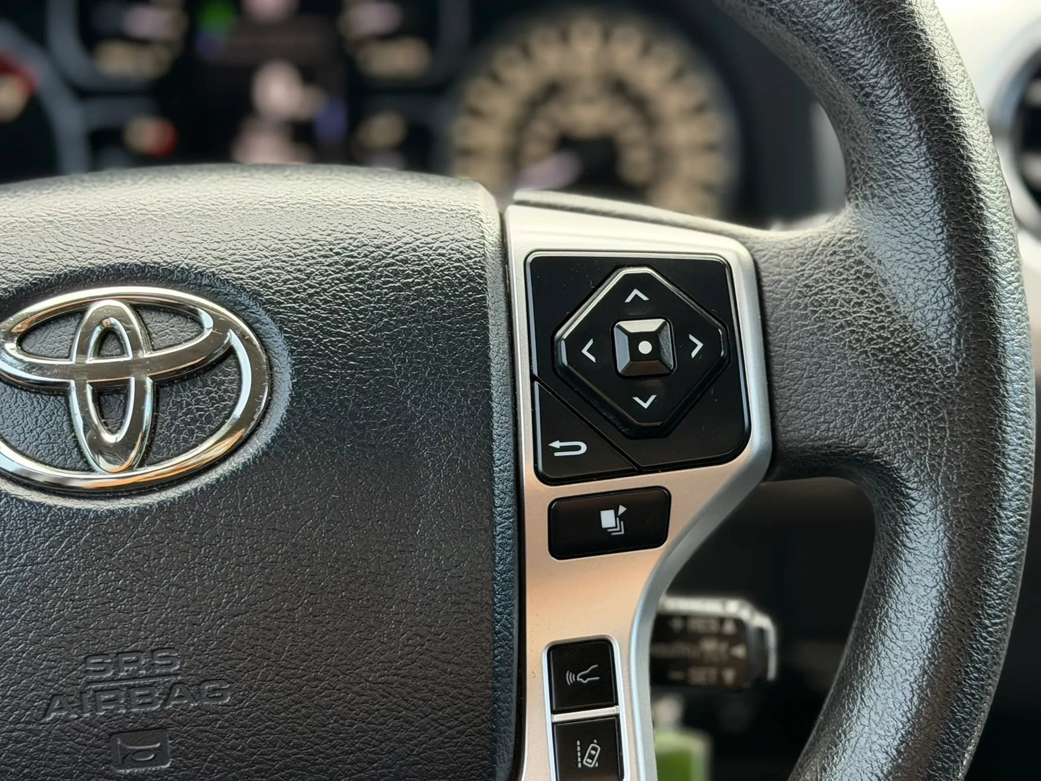 Used 2020 Toyota Tundra SR5 w/ SR5 Upgrade Package RWD image 38