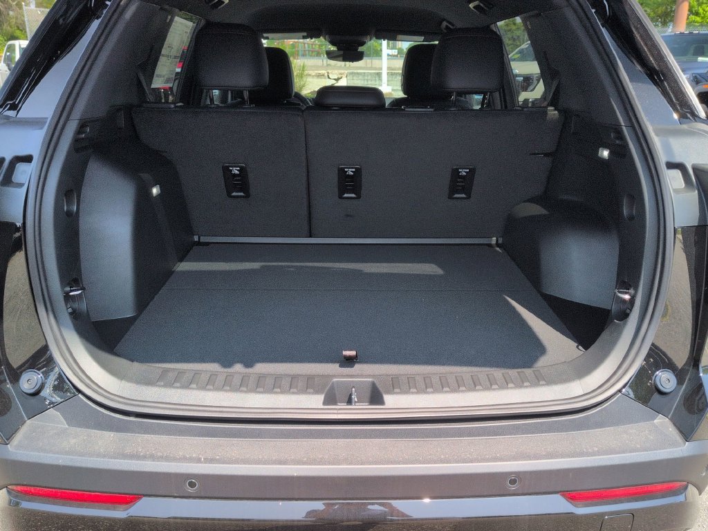 New 2027 Chevrolet Equinox RS w/ Safety and Technology Package AWD/4WD image 21