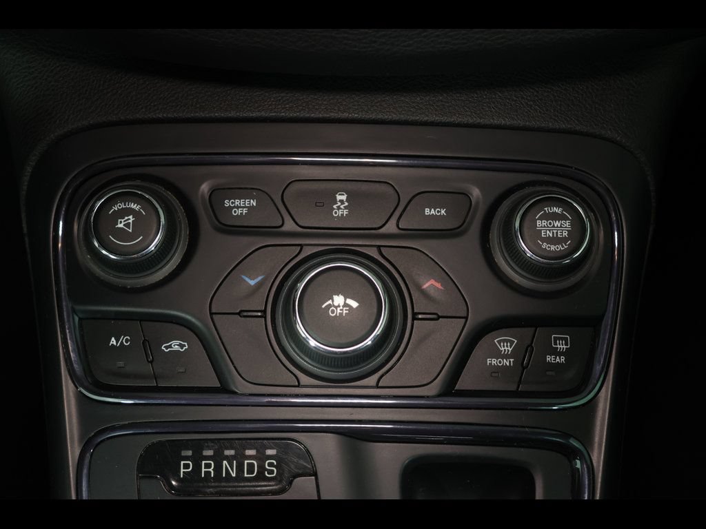 Used 2016 Chrysler 200 S FWD image 20