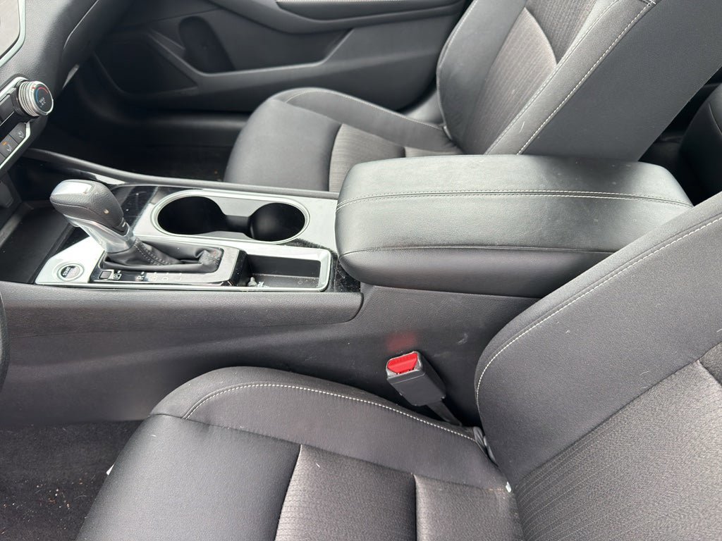 Used 2024 Nissan Altima 2.5 SV FWD image 14