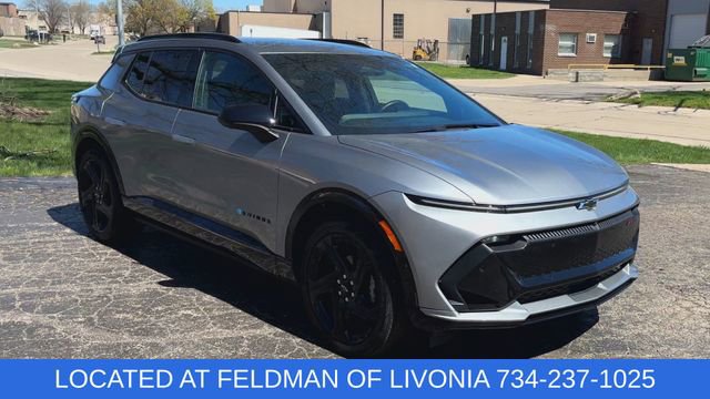 Certified 2024 Chevrolet Equinox EV RS FWD image 2