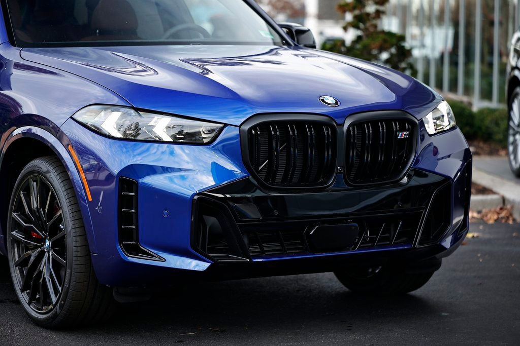 New 2026 BMW X5 M60i w/ Climate Comfort Package image 2