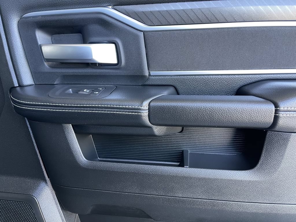 New 2026 RAM 2500 Big Horn AWD/4WD image 18