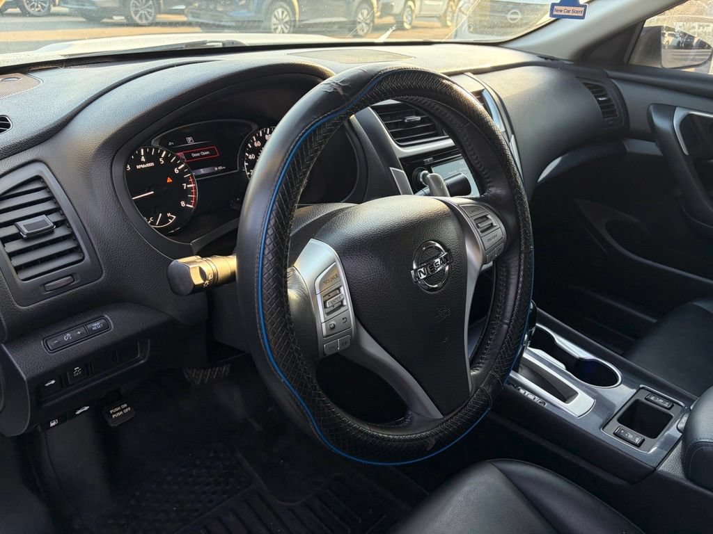 Used 2018 Nissan Altima 2.5 SR w/ SR Midnight Edition FWD image 14