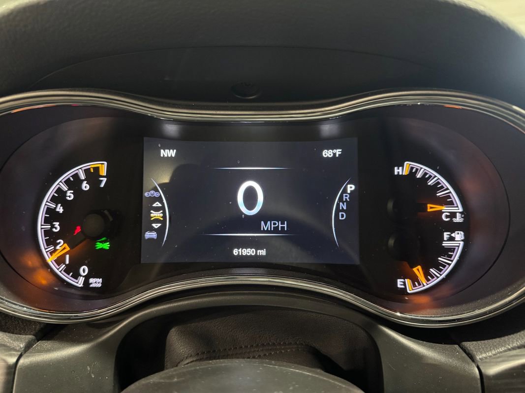 Used 2020 Jeep Grand Cherokee Altitude image 16