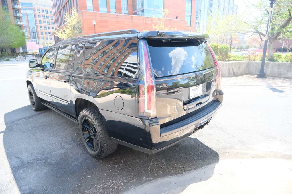 Used 2019 Cadillac Escalade ESV Platinum AWD/4WD image 8