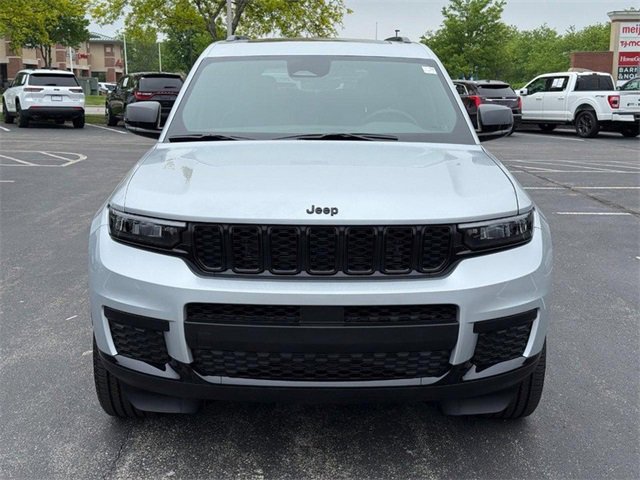 New 2025 Jeep Grand Cherokee L Altitude image 11