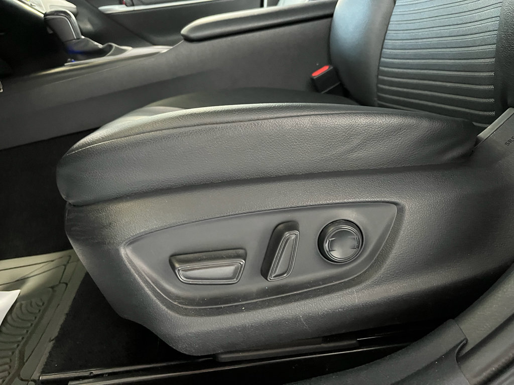 Used 2023 Toyota Camry SE FWD image 13