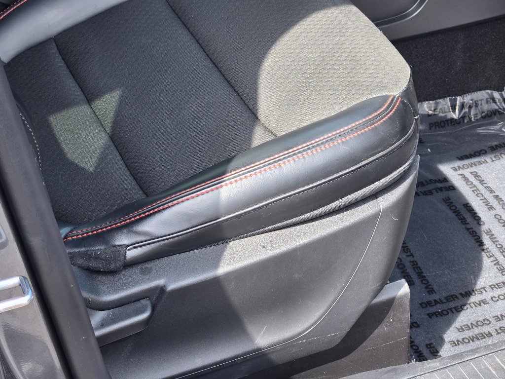 Used 2025 Ford Escape ST-Line AWD/4WD image 8