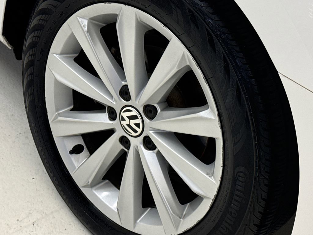 Used 2012 Volkswagen Passat 2.5 SEL image 11