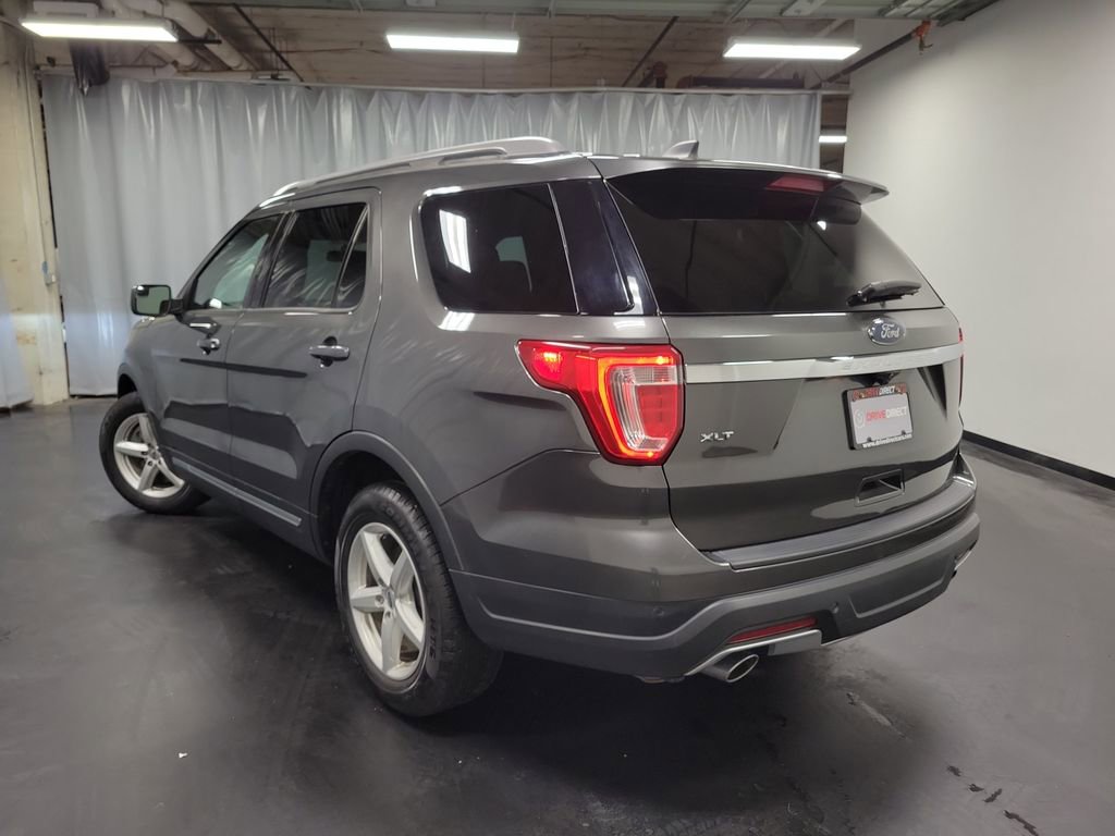 Used 2018 Ford Explorer XLT image 7