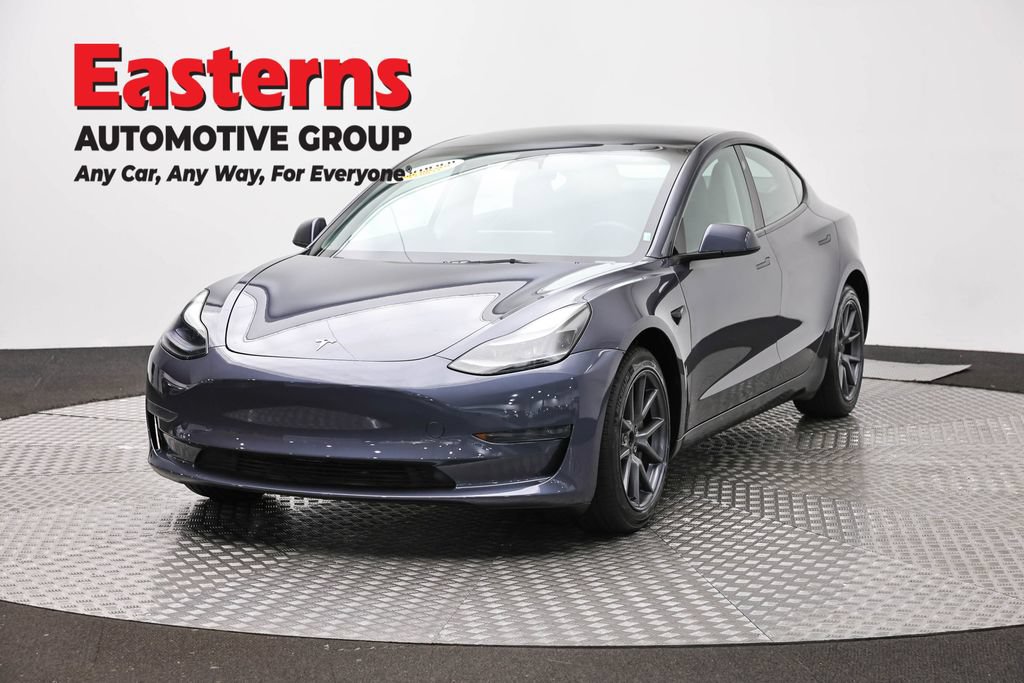 Used 2023 Tesla Model 3 Standard Range RWD image 1