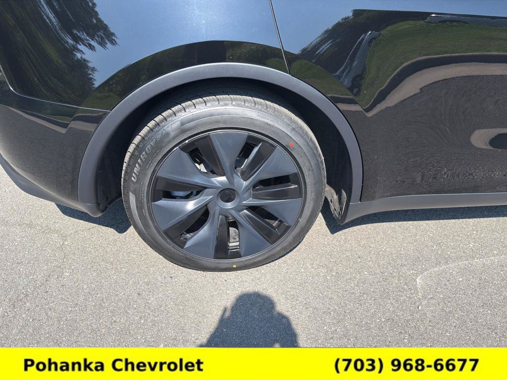 Used 2025 Tesla Model Y Long Range RWD image 59
